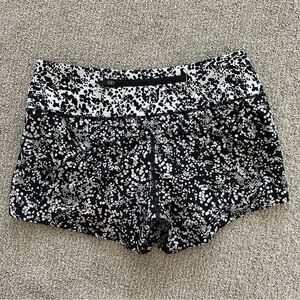 Lululemon Run Times Short II 4” Size 4